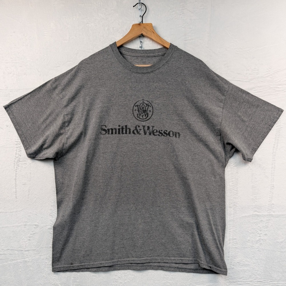 Smith & Wesson T-Shirt Men's XL Gray Center Print Americana Guns Graphic Outdoor